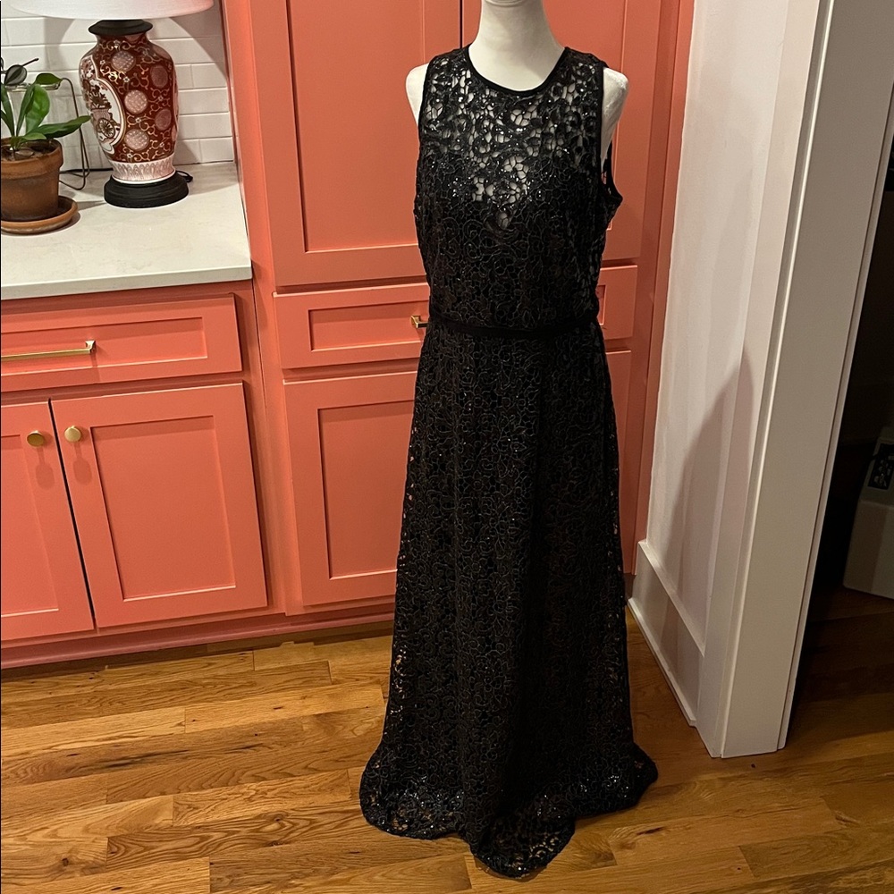 Theia Metallic Lace Gown - Picture 9 of 14